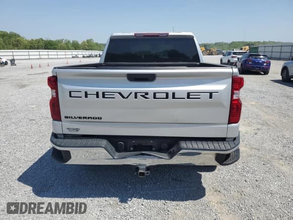 ✅ 2022 Chevrolet Silverado 1500 Work Truck • VIN: 1GCPAAEK9NZ556967 • Lot: 53631065. Wystawiony na Copart z przebiegiem 49 014 mil. Bezpłatny archiwum sprzedaży aukcyjnych z USA i szczegółowy raport historii pojazdu na DreamBid. Zdjęcie 6.