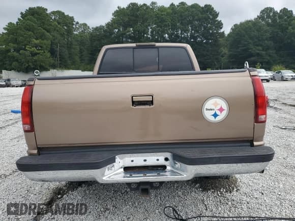 ✅ 1997 Chevrolet Silverado 1500 • VIN: 2GCEC19M1V1137369 • Lot: 69881065. Wystawiony na Copart z przebiegiem 283 640 mil. Bezpłatny archiwum sprzedaży aukcyjnych z USA i szczegółowy raport historii pojazdu na DreamBid. Zdjęcie 6.