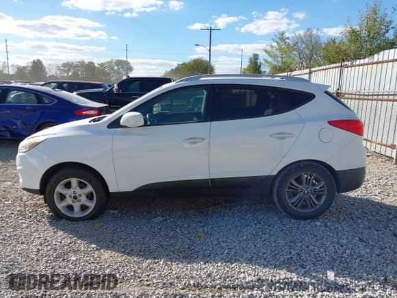 2014 Hyundai Tucson Limited with VIN KM8JU3AG6EU791944, listed as a IAAI auction lot 43436689 with 167,083 mi miles and . Bid and sale history available at DreamBid. Image 14.