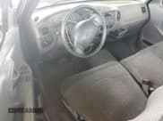 ✅ 1999 Ford F-150 XL • VIN: 2FTRF17L0XCB19827 • Lot: 85282164. Wystawiony na Copart z przebiegiem 52 103 mil. Bezpłatny archiwum sprzedaży aukcyjnych z USA i szczegółowy raport historii pojazdu na DreamBid. Zdjęcie 8.