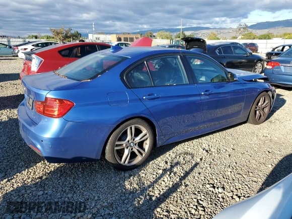 ✅ 2014 BMW 3 Series 328i • VIN: WBA3C1C55EK110956 • Lot: 93335335. Listed on Copart with 162,074 mi. Free auction sales archive from the USA and detailed vehicle history report at DreamBid. Image 3.