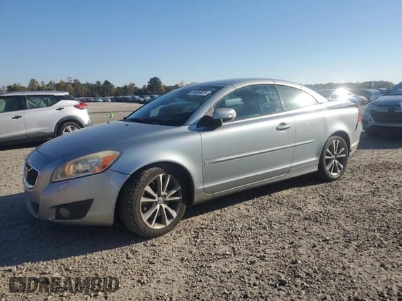 ✅ 2011 Volvo C70 • VIN: YV1672MC0BJ109863 • Лот: 91006825. Опубликован ранее на Copart с пробегом 141 826 миль. Бесплатный доступ к архиву аукционных продаж из США и подробный отчёт об истории автомобиля на DreamBid. Изображение 1.