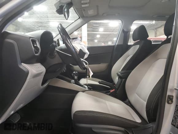 ✅ 2020 Hyundai Venue SEL • VIN: KMHRC8A3XLU016348 • Lot: 72393724. Listed on Copart with 58,690 mi. Free auction sales archive from the USA and detailed vehicle history report at DreamBid. Image 7.