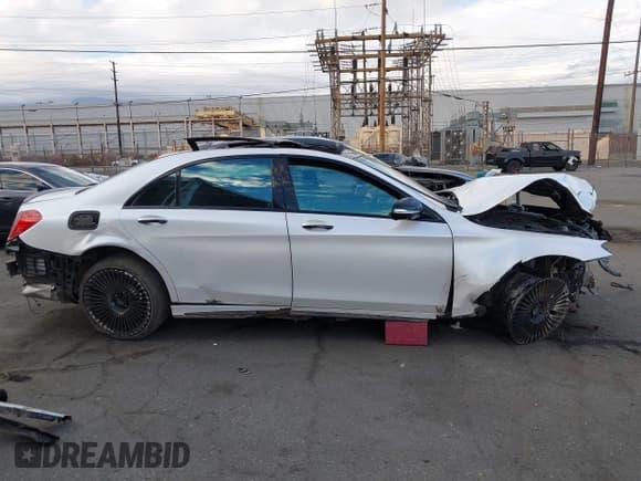 ✅ 2016 Mercedes-Benz S 550 • VIN: WDDUG8CB6GA221010 • Lot: 43657328. Listed on IAAI with Not provided. Free auction sales archive from the USA and detailed vehicle history report at DreamBid. Image 13.