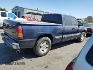 2001 Chevrolet Silverado 1500 LT z VIN 1GCEC19TX1Z139565, wystawiony jako Copart lot #61339244 z przebiegiem 285 157 mil mil oraz Szkoda całkowita • Salvage title. Historia ofert i sprzedaży dostępna na DreamBid. Obrazek 3.