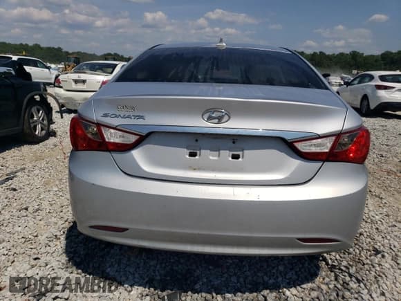 ✅ 2012 Hyundai Sonata GLS • VIN: 5NPEB4AC1CH388055 • Lot: 66521784. Listed on Copart with 192,787 mi. Free auction sales archive from the USA and detailed vehicle history report at DreamBid. Image 6.