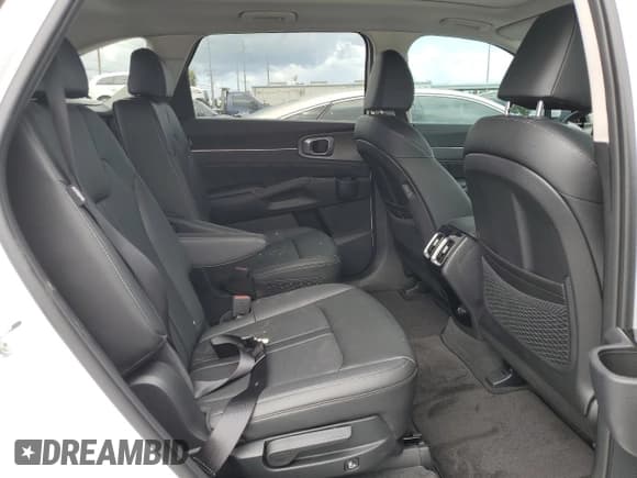 ✅ 2025 Kia Sorento SX • VIN: 5XYRK4JF7SG377871 • Лот: 62937565. Опубликован ранее на Copart с пробегом 1 536 миль. Бесплатный доступ к архиву аукционных продаж из США и подробный отчёт об истории автомобиля на DreamBid. Изображение 11.