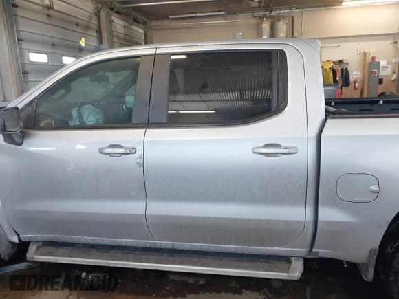 ✅ 2020 Chevrolet Silverado 1500 RST • VIN: 3GCUYEET8LG311055 • Lot: 41610226. Listed on IAAI with 88,332 mi. Free auction sales archive from the USA and detailed vehicle history report at DreamBid. Image 14.