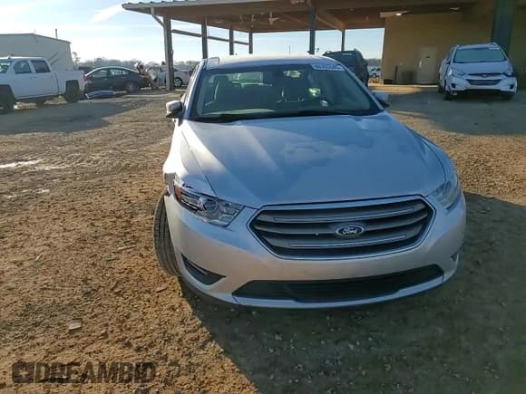 ✅ 2016 Ford Taurus SEL • VIN: 1FAHP2E81GG118218 • Lot: 88355945. Listed on Copart with 157,263 mi. Free auction sales archive from the USA and detailed vehicle history report at DreamBid. Image 11.