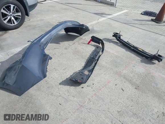 ✅ 2019 Hyundai Ioniq Blue • VIN: KMHC65LC5KU180033 • Lot: 41320893. Wystawiony na IAAI z przebiegiem 71 985 mil. Bezpłatny archiwum sprzedaży aukcyjnych z USA i szczegółowy raport historii pojazdu na DreamBid. Zdjęcie 12.