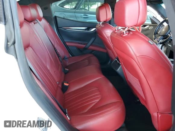 ✅ 2015 Maserati Ghibli • VIN: ZAM57XSA0F1154254 • Lot: 89500835. Wystawiony na Copart z przebiegiem 110 847 mil. Bezpłatny archiwum sprzedaży aukcyjnych z USA i szczegółowy raport historii pojazdu na DreamBid. Zdjęcie 10.