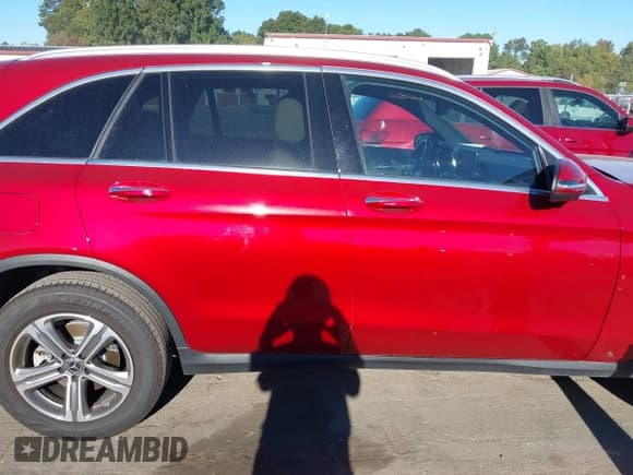 ✅ 2018 Mercedes-Benz GLC 300 • VIN: WDC0G4KB2JV047210 • Lot: 43450040. Listed on IAAI with 63,083 mi. Free auction sales archive from the USA and detailed vehicle history report at DreamBid. Image 13.
