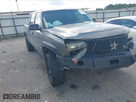 ✅ 2006 Chevrolet Silverado 2500HD LT3 • VIN: 1GCHK23D46F190611 • Лот: 42600708. Опубликован ранее на IAAI с пробегом Не указан. Бесплатный доступ к архиву аукционных продаж из США и подробный отчёт об истории автомобиля на DreamBid. Изображение 1.