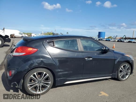 ✅ 2016 Hyundai Veloster Turbo • VIN: KMHTC6AE6GU263562 • Lot: 62899445. Wystawiony na Copart z przebiegiem 88 545 mil. Bezpłatny archiwum sprzedaży aukcyjnych z USA i szczegółowy raport historii pojazdu na DreamBid. Zdjęcie 3.