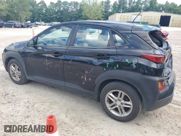 ✅ 2018 Hyundai Kona SE • VIN: KM8K12AA2JU067939 • Лот: 62040574. Опубликован ранее на Copart с пробегом 175 982 миль. Бесплатный доступ к архиву аукционных продаж из США и подробный отчёт об истории автомобиля на DreamBid. Изображение 2.