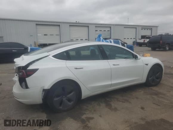 ✅ 2020 Tesla Model 3 Standard Range Plus • VIN: 5YJ3E1EA3LF784329 • Lot: 90234435. Wystawiony na Copart z przebiegiem 39 546 mil. Bezpłatny archiwum sprzedaży aukcyjnych z USA i szczegółowy raport historii pojazdu na DreamBid. Zdjęcie 3.