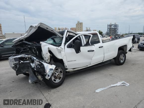 ✅ 2015 Chevrolet Silverado 2500HD Work Truck • VIN: 1GC1CUE84FF129334 • Lot: 67972045. Wystawiony na Copart z przebiegiem Nie podano. Bezpłatny archiwum sprzedaży aukcyjnych z USA i szczegółowy raport historii pojazdu na DreamBid. Zdjęcie 1.