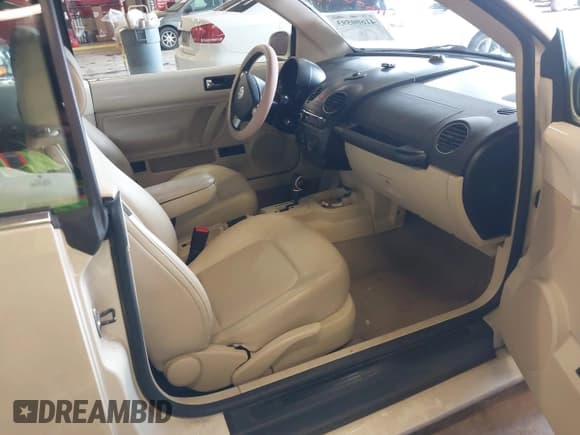 ✅ 2009 Volkswagen Beetle S • VIN: 3VWRG31Y89M408245 • Lot: 41600593. Listed on IAAI with 76,156 mi. Free auction sales archive from the USA and detailed vehicle history report at DreamBid. Image 5.