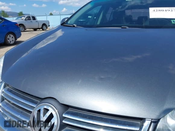 ✅ 2010 Volkswagen Jetta Limited Edition • VIN: 3VWAX7AJ4AM158370 • Lot: 42804927. Listed on IAAI with 129,801 mi. Free auction sales archive from the USA and detailed vehicle history report at DreamBid. Image 6.