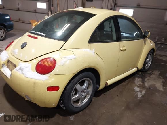 ✅ 1999 Volkswagen Beetle GLS • VIN: 3VWCA21C6XM417206 • Lot: 43913835. Listed on IAAI with Not provided. Free auction sales archive from the USA and detailed vehicle history report at DreamBid. Image 4.