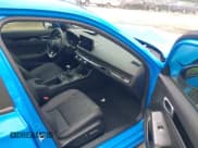 ✅ 2024 Honda Civic Sport Touring • VIN: 19XFL1G85RE019716 • Lot: 42748703. Wystawiony na IAAI z przebiegiem 5 879 mil. Bezpłatny archiwum sprzedaży aukcyjnych z USA i szczegółowy raport historii pojazdu na DreamBid. Zdjęcie 5.