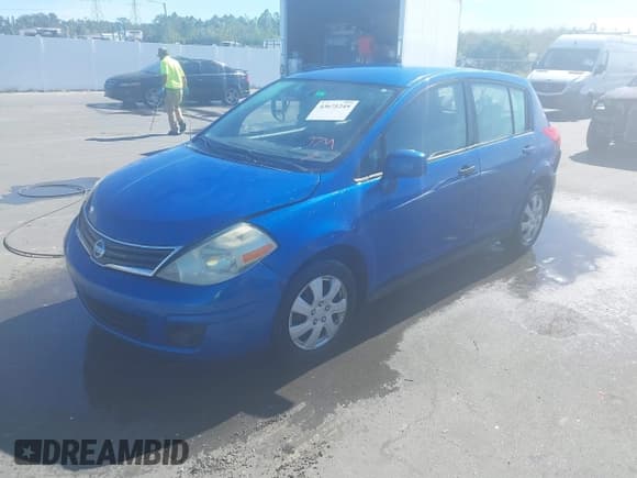 ✅ 2009 Nissan Versa S • VIN: 3N1BC13E79L372922 • Lot: 43671245. Listed on IAAI with 186,842 mi. Free auction sales archive from the USA and detailed vehicle history report at DreamBid. Image 2.