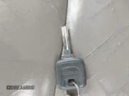 ✅ 2000 Volvo S70 • VIN: YV1LS56D8Y2627201 • Lot: 42287057. Wystawiony na IAAI z przebiegiem 203 975 mil. Bezpłatny archiwum sprzedaży aukcyjnych z USA i szczegółowy raport historii pojazdu na DreamBid. Zdjęcie 11.