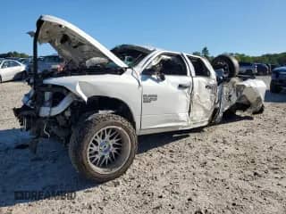 2019 Ram 1500 Express z VIN 1C6RR7FG0KS612529, wystawiony jako Copart lot #69825215 z przebiegiem 109 564 mil mil oraz Szkoda całkowita • Salvage title. Historia ofert i sprzedaży dostępna na DreamBid. Obrazek 1.