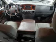 ✅ 2006 Dodge 1500 SLT • VIN: 1D7HU18246S700433 • Лот: 72175324. Опубликован ранее на Copart с пробегом 209 188 миль. Бесплатный доступ к архиву аукционных продаж из США и подробный отчёт об истории автомобиля на DreamBid. Изображение 8.