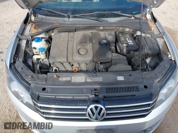 ✅ 2012 Volkswagen Passat SE • VIN: 1VWBP7A3XCC051141 • Lot: 43560534. Wystawiony na IAAI z przebiegiem 242 985 mil. Bezpłatny archiwum sprzedaży aukcyjnych z USA i szczegółowy raport historii pojazdu na DreamBid. Zdjęcie 10.