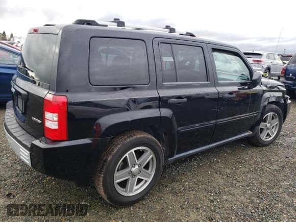 ✅ 2007 Jeep Patriot Limited • VIN: 1J8FF48W07D322321 • Lot: 45244725. Listed on Copart with 151,451 mi. Free auction sales archive from the USA and detailed vehicle history report at DreamBid. Image 3.