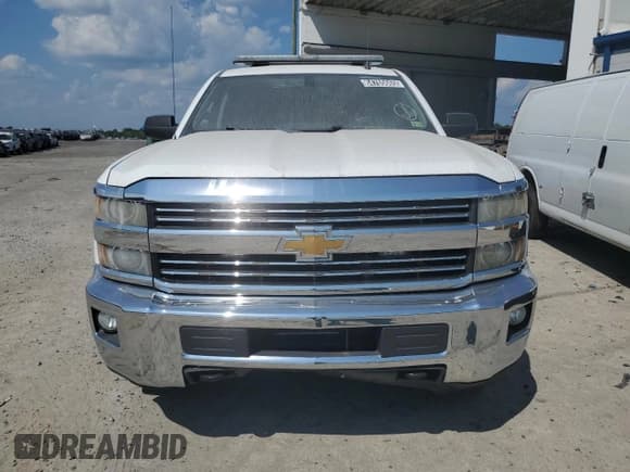 ✅ 2015 Chevrolet Silverado 2500HD LT • VIN: 1GC1KVEGXFF148406 • Lot: 64765665. Wystawiony na Copart z przebiegiem 46 185 mil. Bezpłatny archiwum sprzedaży aukcyjnych z USA i szczegółowy raport historii pojazdu na DreamBid. Zdjęcie 5.