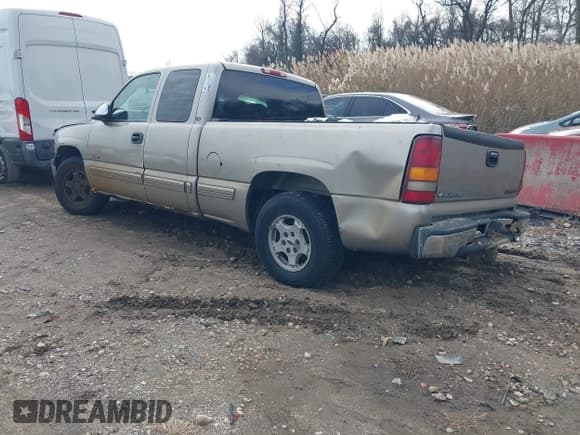 ✅ 2000 Chevrolet Silverado 1500 LS • VIN: 1GCEC19V8YZ336729 • Лот: 43858171. Опубликован ранее на IAAI с пробегом 301 008 миль. Бесплатный доступ к архиву аукционных продаж из США и подробный отчёт об истории автомобиля на DreamBid. Изображение 3.