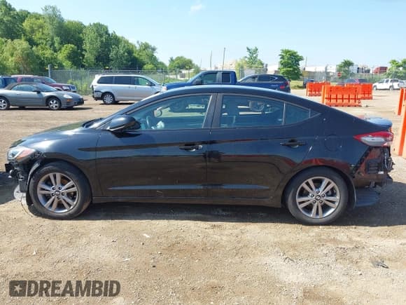 ✅ 2018 Hyundai Elantra Value Edition • VIN: KMHD84LF2JU505514 • Lot: 42591145. Wystawiony na IAAI z przebiegiem 140 477 mil. Bezpłatny archiwum sprzedaży aukcyjnych z USA i szczegółowy raport historii pojazdu na DreamBid. Zdjęcie 15.