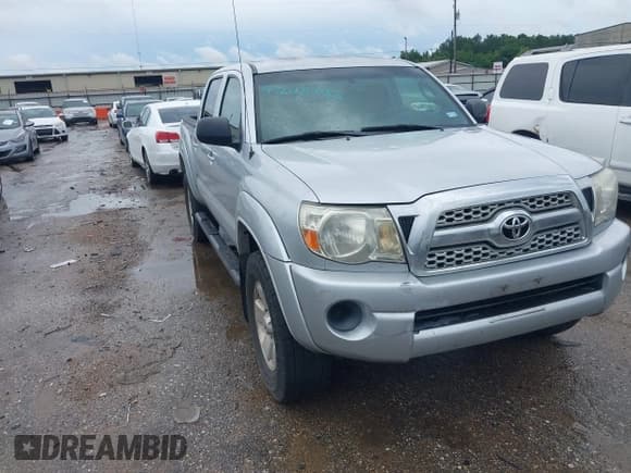 ✅ 2011 Toyota Tacoma • VIN: 5TFJX4GN3BX002487 • Лот: 42483183. Опубликован ранее на IAAI с пробегом 180 633 миль. Бесплатный доступ к архиву аукционных продаж из США и подробный отчёт об истории автомобиля на DreamBid. Изображение 1.