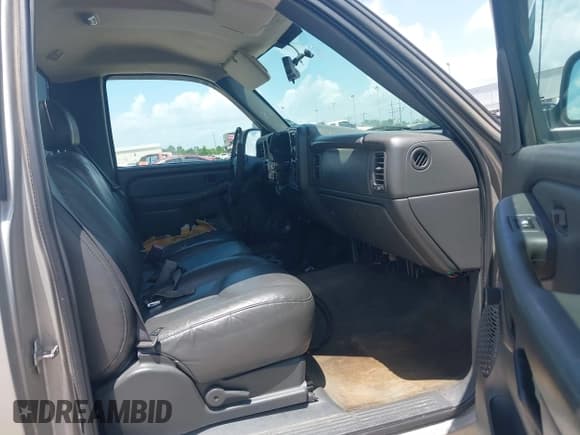 ✅ 2005 Chevrolet Silverado 1500 Work Truck • VIN: 1GCEC14X25Z114160 • Лот: 42547154. Опубликован ранее на IAAI с пробегом Не указан. Бесплатный доступ к архиву аукционных продаж из США и подробный отчёт об истории автомобиля на DreamBid. Изображение 5.