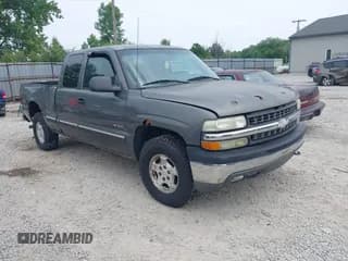 ✅ 2002 Chevrolet Silverado 1500 LS • VIN: 2GCEK19V921184432 • Lot: 42445575. Listed on IAAI with 220,183 mi. Free auction sales archive from the USA and detailed vehicle history report at DreamBid. Image 1.