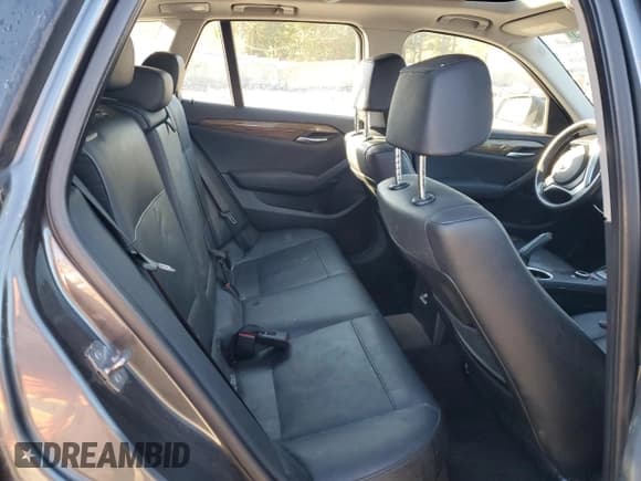 ✅ 2013 BMW X1 xDrive28i • VIN: WBAVL1C5XDVR87769 • Lot: 82343525. Wystawiony na Copart z przebiegiem 143 703 mil. Bezpłatny archiwum sprzedaży aukcyjnych z USA i szczegółowy raport historii pojazdu na DreamBid. Zdjęcie 10.