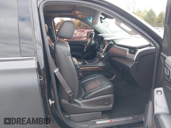 ✅ 2016 Chevrolet Suburban LT • VIN: 1GNSKHKC9GR317622 • Lot: 43579400. Wystawiony na IAAI z przebiegiem 92 808 mil. Bezpłatny archiwum sprzedaży aukcyjnych z USA i szczegółowy raport historii pojazdu na DreamBid. Zdjęcie 5.