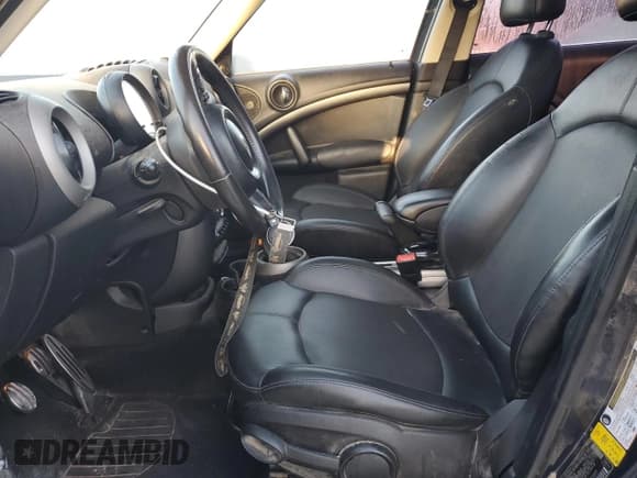 ✅ 2011 MINI Countryman S • VIN: WMWZC3C59BWM25897 • Лот: 86817745. Опубликован ранее на Copart с пробегом 139 866 миль. Бесплатный доступ к архиву аукционных продаж из США и подробный отчёт об истории автомобиля на DreamBid. Изображение 7.