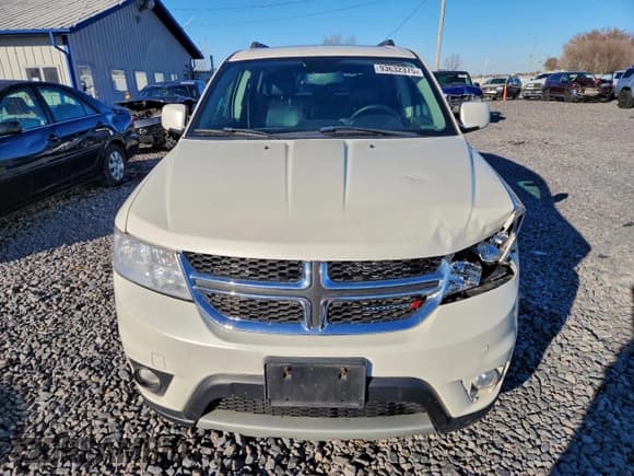 ✅ 2014 Dodge Journey SXT • VIN: 3C4PDCBB5ET154975 • Lot: 93632375. Wystawiony na Copart z przebiegiem 139 716 mil. Bezpłatny archiwum sprzedaży aukcyjnych z USA i szczegółowy raport historii pojazdu na DreamBid. Zdjęcie 5.