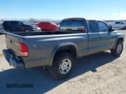 ✅ 2002 Dodge Dakota • VIN: 1B7GG12X02S601572 • Lot: 41599774. Wystawiony na IAAI z przebiegiem 201 890 mil. Bezpłatny archiwum sprzedaży aukcyjnych z USA i szczegółowy raport historii pojazdu na DreamBid. Zdjęcie 4.
