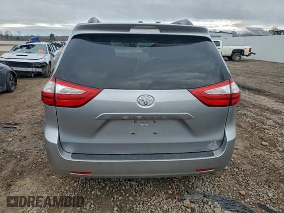 ✅ 2016 Toyota Sienna LE • VIN: 5TDJK3DC2GS145231 • Lot: 92191985. Listed on Copart with 55,085 mi. Free auction sales archive from the USA and detailed vehicle history report at DreamBid. Image 6.