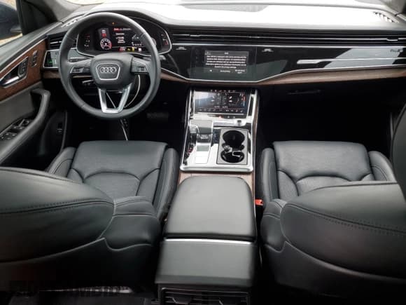 ✅ 2020 Audi Q8 Prestige • VIN: WA1FVAF10LD010147 • Лот: 58585515. Опубликован ранее на Copart с пробегом 41 027 миль. Бесплатный доступ к архиву аукционных продаж из США и подробный отчёт об истории автомобиля на DreamBid. Изображение 8.