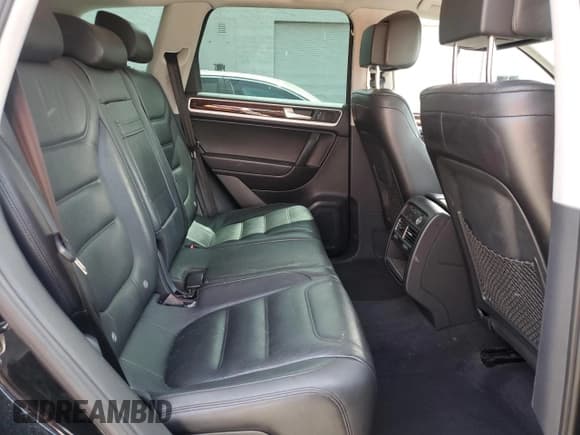 ✅ 2013 Volkswagen Touareg Lux • VIN: WVGEF9BP8DD005928 • Lot: 65650085. Listed on Copart with 111,843 mi. Free auction sales archive from the USA and detailed vehicle history report at DreamBid. Image 11.