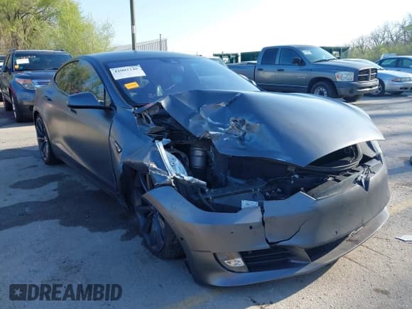 ✅ 2016 Tesla Model S 90D • VIN: 5YJSA1E43GF115310 • Lot: 42002240. Listed on IAAI with 108,172 mi. Free auction sales archive from the USA and detailed vehicle history report at DreamBid. Image 6.