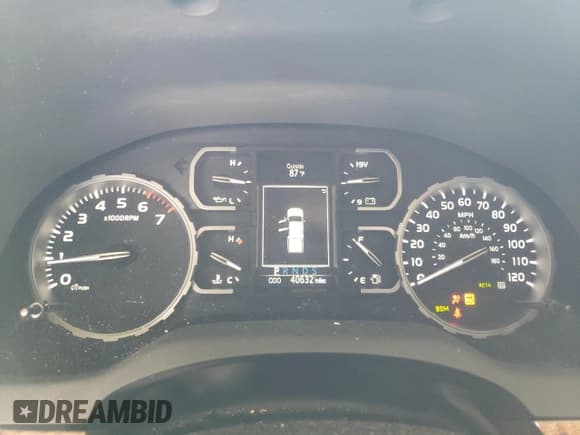 ✅ 2021 Toyota Tundra Platinum • VIN: 5TFGY5F10MX285557 • Lot: 74017804. Wystawiony na Copart z przebiegiem 40 632 mil. Bezpłatny archiwum sprzedaży aukcyjnych z USA i szczegółowy raport historii pojazdu na DreamBid. Zdjęcie 9.