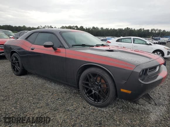 ✅ 2013 Dodge Challenger SXT • VIN: 2C3CDYAG1DH607591 • Lot: 74416884. Wystawiony na Copart z przebiegiem Nie podano. Bezpłatny archiwum sprzedaży aukcyjnych z USA i szczegółowy raport historii pojazdu na DreamBid. Zdjęcie 4.