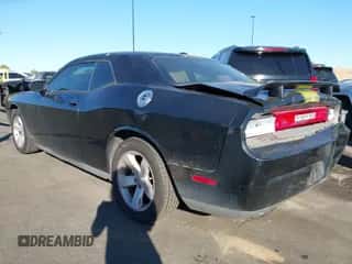 2012 Dodge Challenger SXT Plus z VIN 2C3CDYAGXCH291591, wystawiony jako IAAI lot #43492338 z przebiegiem 205 769 mil mil oraz . Historia ofert i sprzedaży dostępna na DreamBid. Obrazek 3.