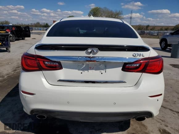 ✅ 2017 Infiniti Q70 3.7 • VIN: JN1BY1PP8HM170866 • Лот: 47077125. Опубликован ранее на Copart с пробегом 93 750 миль. Бесплатный доступ к архиву аукционных продаж из США и подробный отчёт об истории автомобиля на DreamBid. Изображение 6.